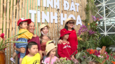 Theo chân du khách trải nghiệm farmtrip dịp Festival