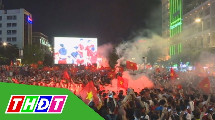 Không khí vui mừng khi đội nhà vô địch AFF Cup 2018 của triệu trái tim Việt Nam